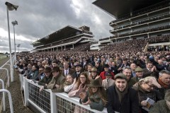 “AND THERE OFF” FOR THE FIRST RACE ON DAY 1 OF 4 DAY FESTIVAL IN FRONT OF PACKED GRANDSTANDS.CHELTENHAM 10-3-20.Photo © George Selwyn +44 (0)7967 030722116 Wellington Parade Kent UK CT14 8AF.