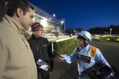 JIMMY QUINN (RIGHT) EXPLAINS TO MARCO BOTTI HOW HE WON RACE 2.CLERK OF COURSE BARNEY CLIFFORD (CENTRE).KEMPTON 1-2-20.Photo © George Selwyn +44 (0)7967 030722116 Wellington Parade Kent UK CT14 8AF.