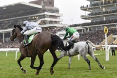 SANTINI (LEFT) OVERHAULS BRISTOL DE MAI ON WAY TO WINNING THE COTSWOLD CHASECHELTENHAM 25-1-20©George Selwyn  07967 030722 email: george@georgeselwyn.co.uk Vat no:3308110 05